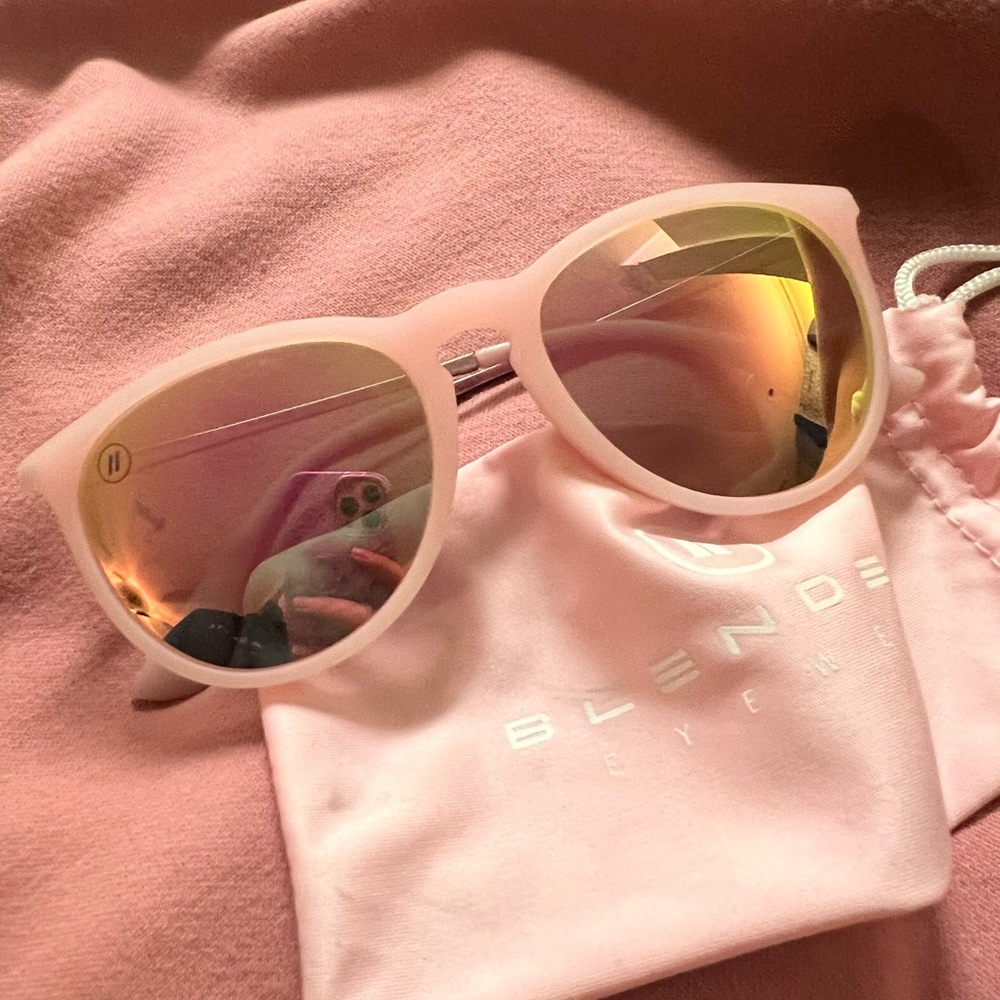 Blenders Eyewear “Guava Queen” polarized sunglasses
